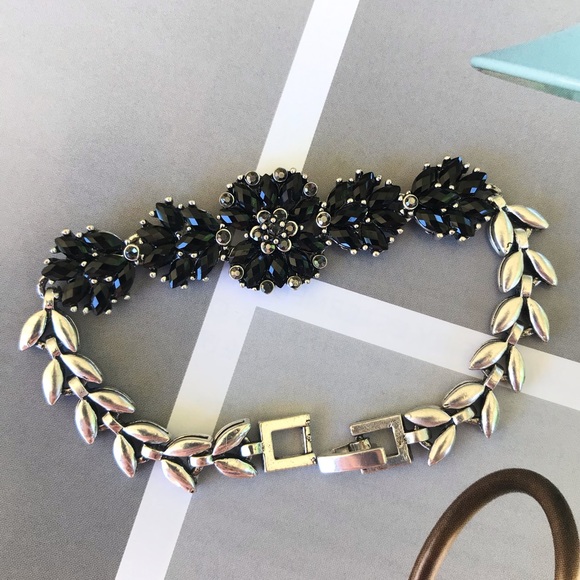 - Faux onyx silver bracelet - Picture 2 of 3